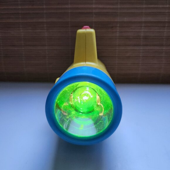 Playskool Flashlight Vintage 1986 Red Green Colour Changing Works Yellow & Blue - Picture 8 of 10